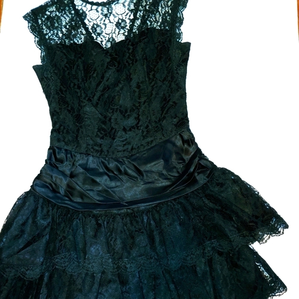Vintage Late 70’s 80's Gunne Sax Black Lace & Satin Dress 5 - Picture 3 of 11
